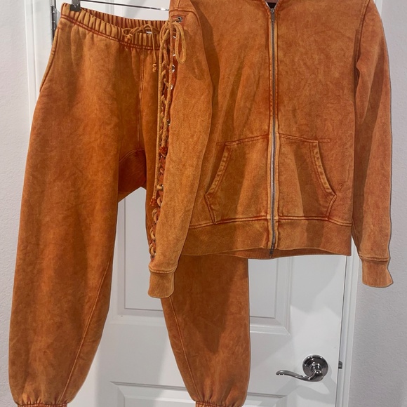 SAMARIA LEAH Aspen Spice Orange Lace-Up Hooded 2 Piece Sweatsuit Size M - Picture 2 of 16